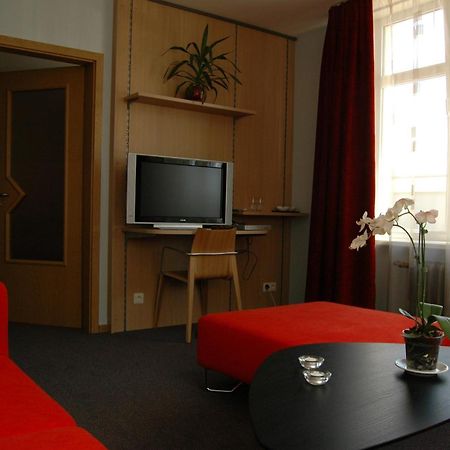 Cafe Hotel Rudzons Madona Exterior photo